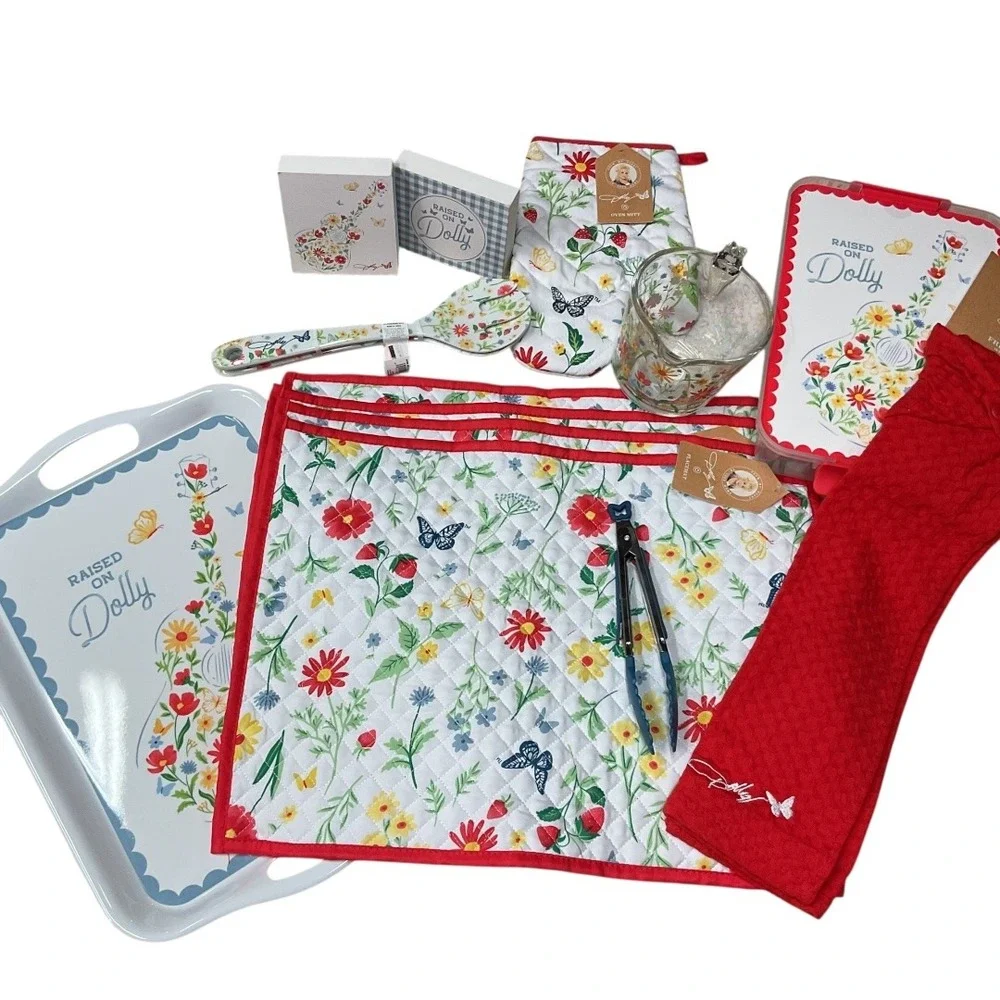 Raised on Dolly Kitchen Set Tray Placemats Oven Mitt‎ Spoon Rest Home Decor